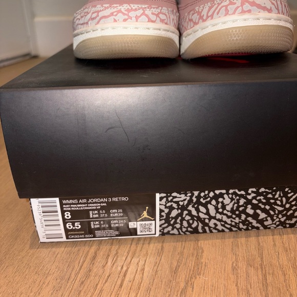 Women's Air Jordan 3 Retro - Picture 7 of 8